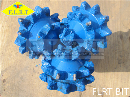 Harga yang bagus API-7-1 12 Mill Tooth Three Cone Bit, Bor Minyak Dan Gas 1/4 
