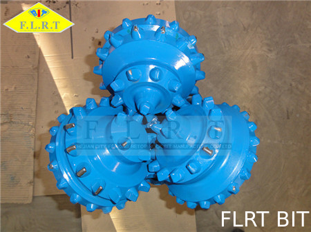 Harga yang bagus Tiga Cone Tricone Drill Bit / Bor Minyak Dan Gas API-7-1 Standar on line