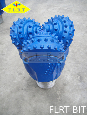 Harga yang bagus 517 IADC Bor Sumur Minyak Bor Warna Biru Cone Bit Untuk Pembentukan Keras Sedang on line