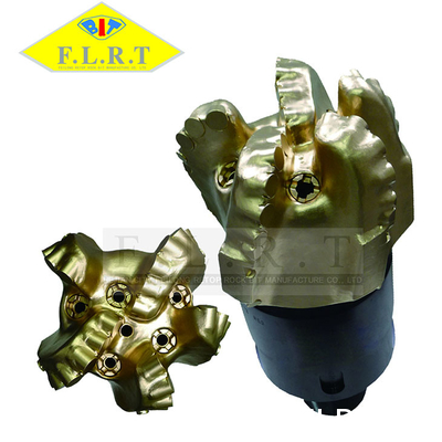 kualitas 9 1/2 "FM16053TU PDC Drill Bits 16mm Ukuran Pemotong Utama Untuk Pengeboran Sumur Gas pabrik