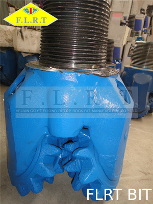 Harga yang bagus 311.2mm FSG124 Baja Gigi Tricone Bit / Rotary Drilling Bit Dengan Karet Sealed Bearing on line